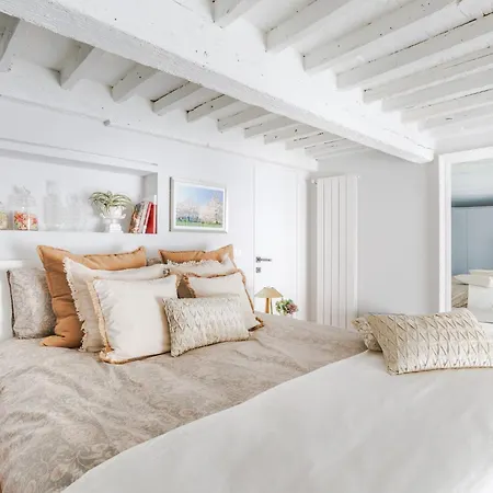 The Atelier House * Lucca